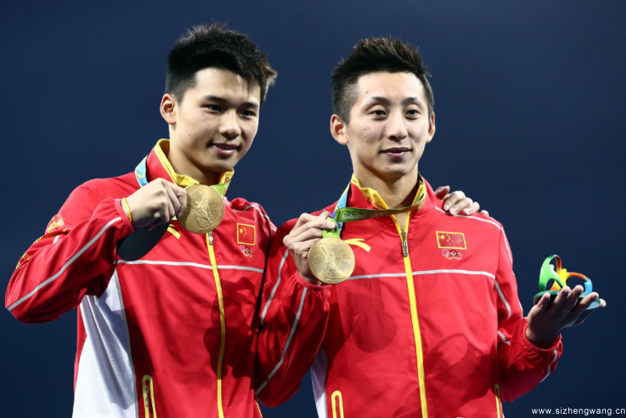 在2016年里约奥运会男子双人十米台决赛中，陈艾森（左）、林跃一路领先，夺得冠军，中国队也实现该项目四连冠。