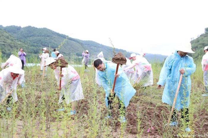 开展生产劳动竞赛 开展生产劳动竞赛