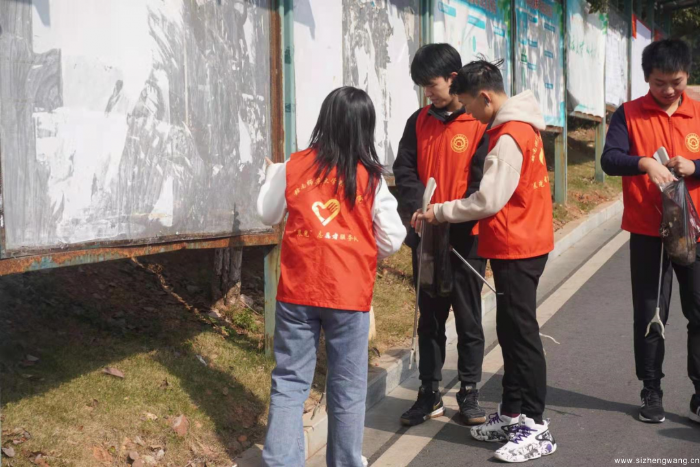 20-志愿者投入校园环境美化行动5_UUID11357