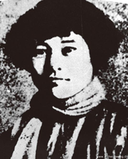 杨德群,1925年考入国立北京女子师范大学,攻读生物学和社会学.