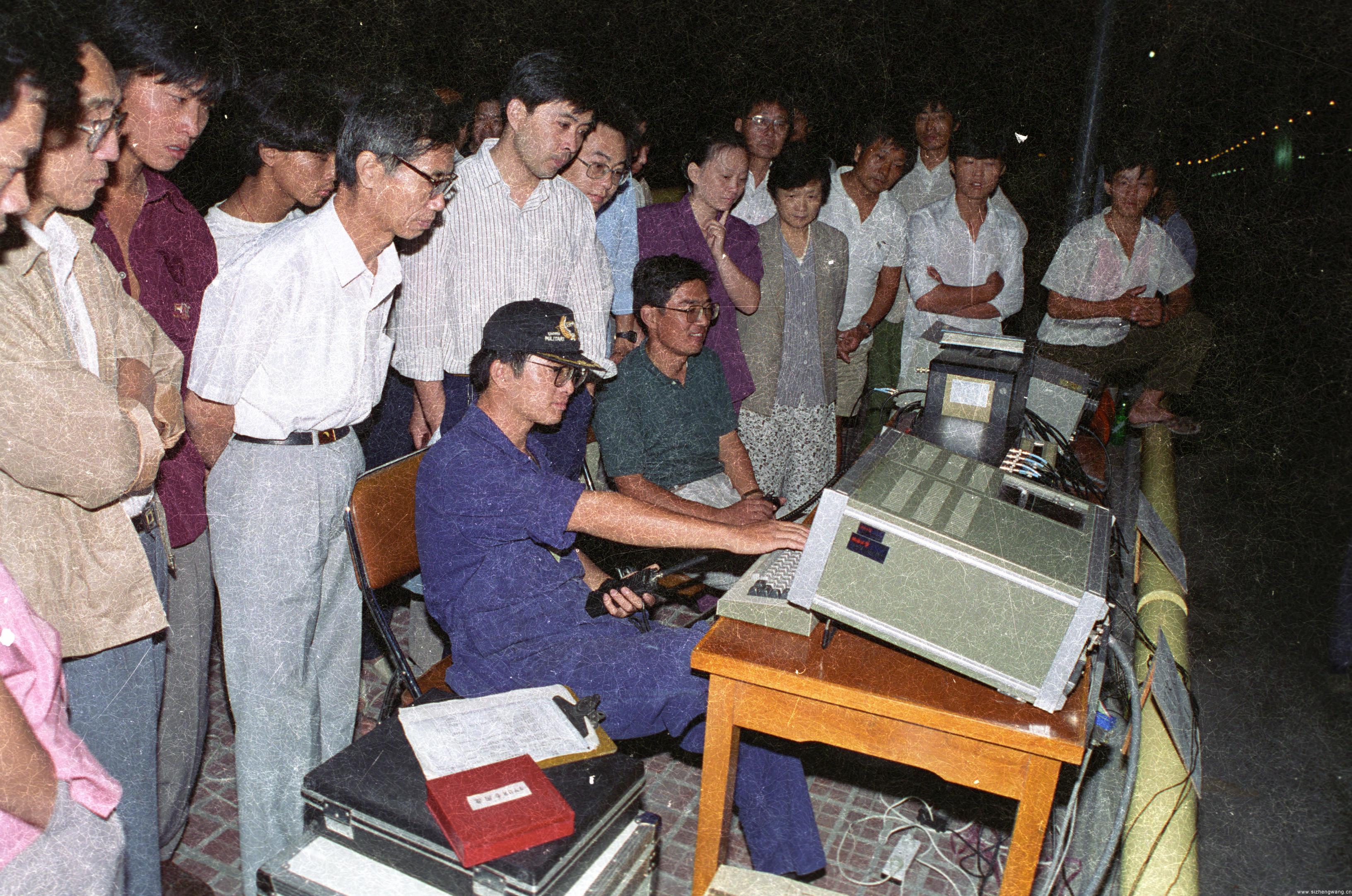 1993年同济大学桥梁团队在杨浦大桥进行动、静载试验。