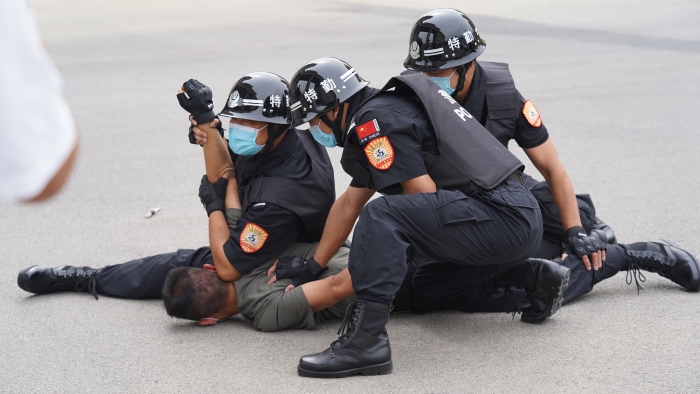 2.学生社区开展防恐应急演练 2.学生社区开展防恐应急演练