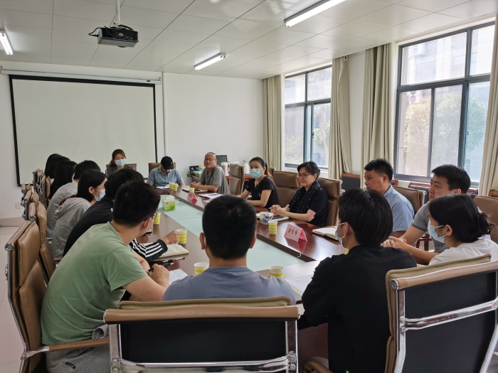 学校党委书记夏劲松率相关部门接访学生 学校党委书记夏劲松率相关部门接访学生